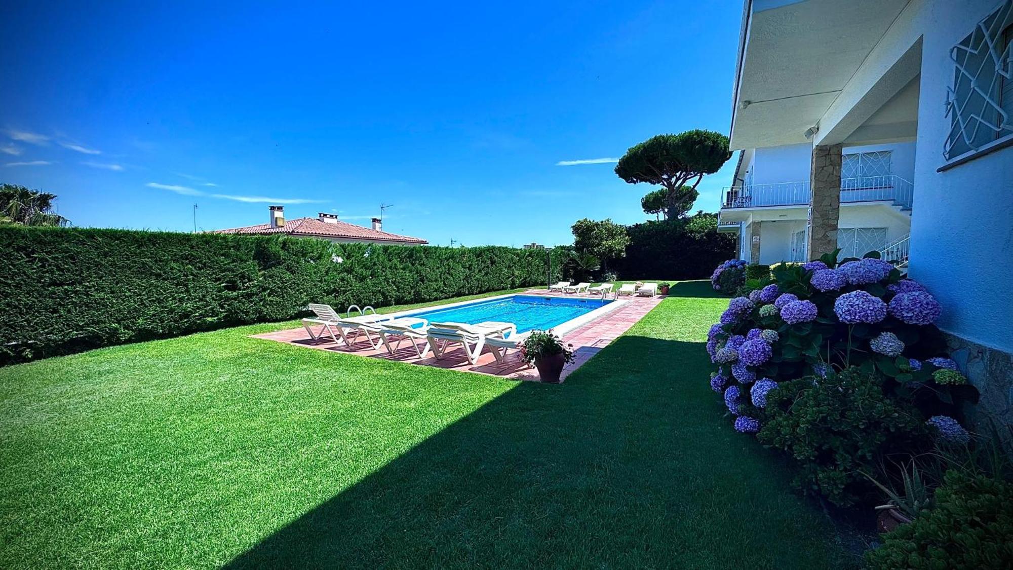Apartamentos Rayon Du Soleil Sant Feliu de Guíxols Buitenkant foto